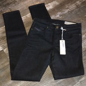 Brand new Diesel dark denim skinnzee jeans